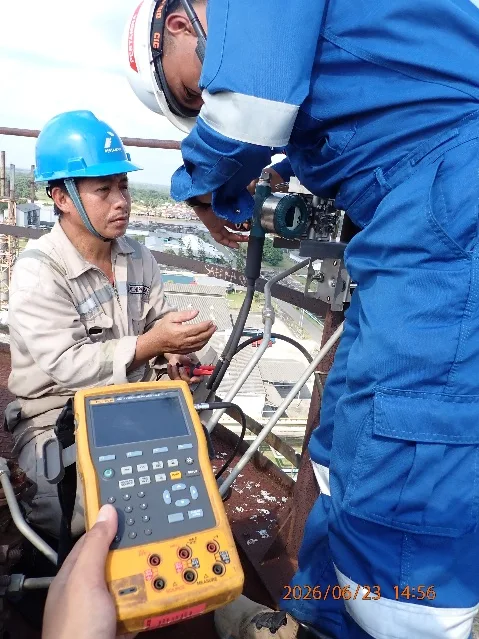 Correcting a PT-2210 reading with the Fluke 754 HART communicator