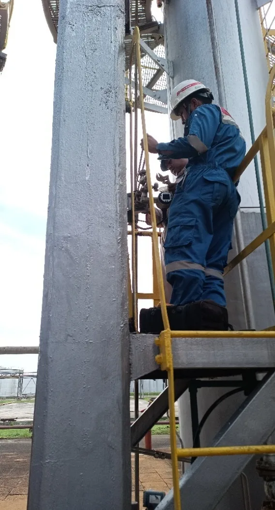 Repair work on PT-2210 at height